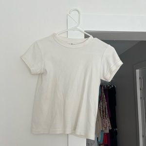 Brandy Melville tshirt